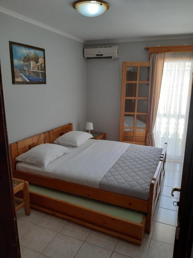 Apartment Ksenija Kotor Exteriör bild