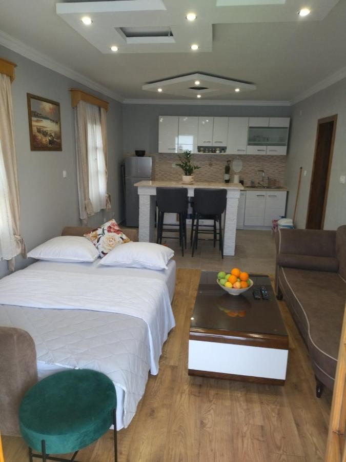 Apartment Ksenija Kotor Exteriör bild