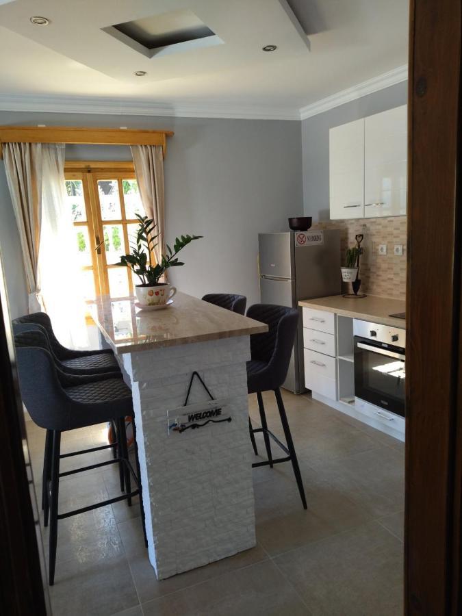 Apartment Ksenija Kotor Exteriör bild